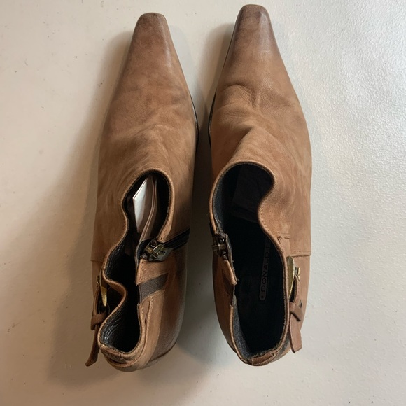 Donald J Pliner Loni Distressed Leather Tan pointy toe kitten heels ankle boots - Picture 6 of 14